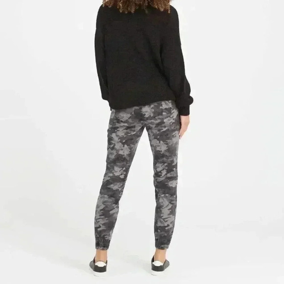 Spanx Camo Jogger Pants Black and Grey NWT NEW - Picture 3 of 14
